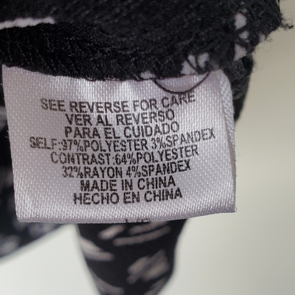 Bobeau Flowy Top - Picture 8 of 14